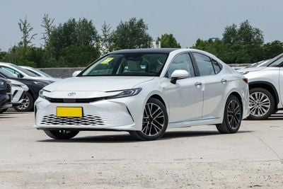 Toyota Camry 2.5HG Hybrid Chinese Specs Export Price Can Be Register in UAE