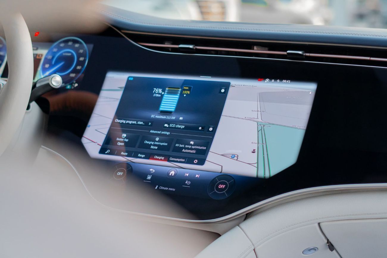 Mercedes-Benz EQS 450+ Premium + gcc car full option low mil