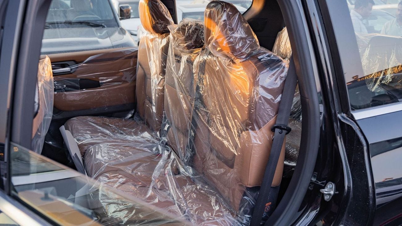 نيسان باترول 2026 Nissan Patrol Titanium 3.5L Twin Turbo AT Petrol (Black-Tan)