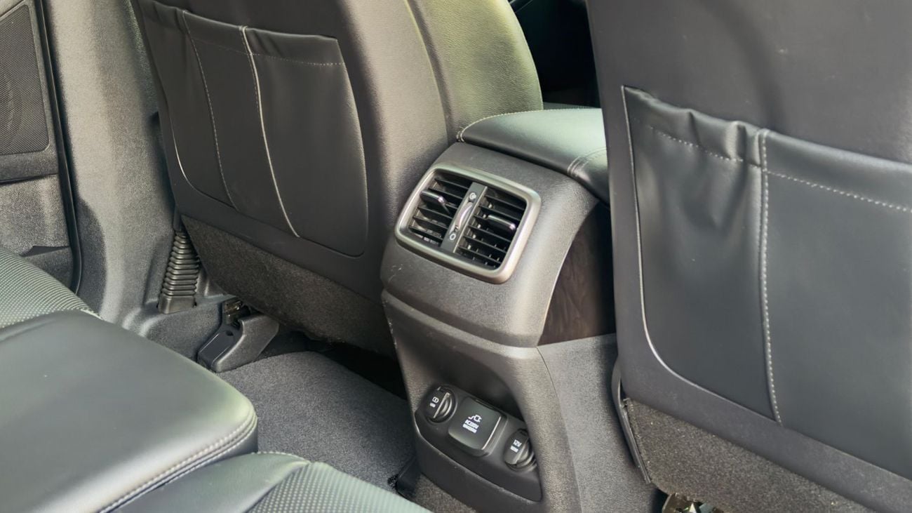 كيا سورينتو 2015 | 2.0L DIESEL ENGINE | AT | LHD | PUSH START ENGINE | MULTIMEDIA SCREEN | PREMIUM LEATHER SEATS