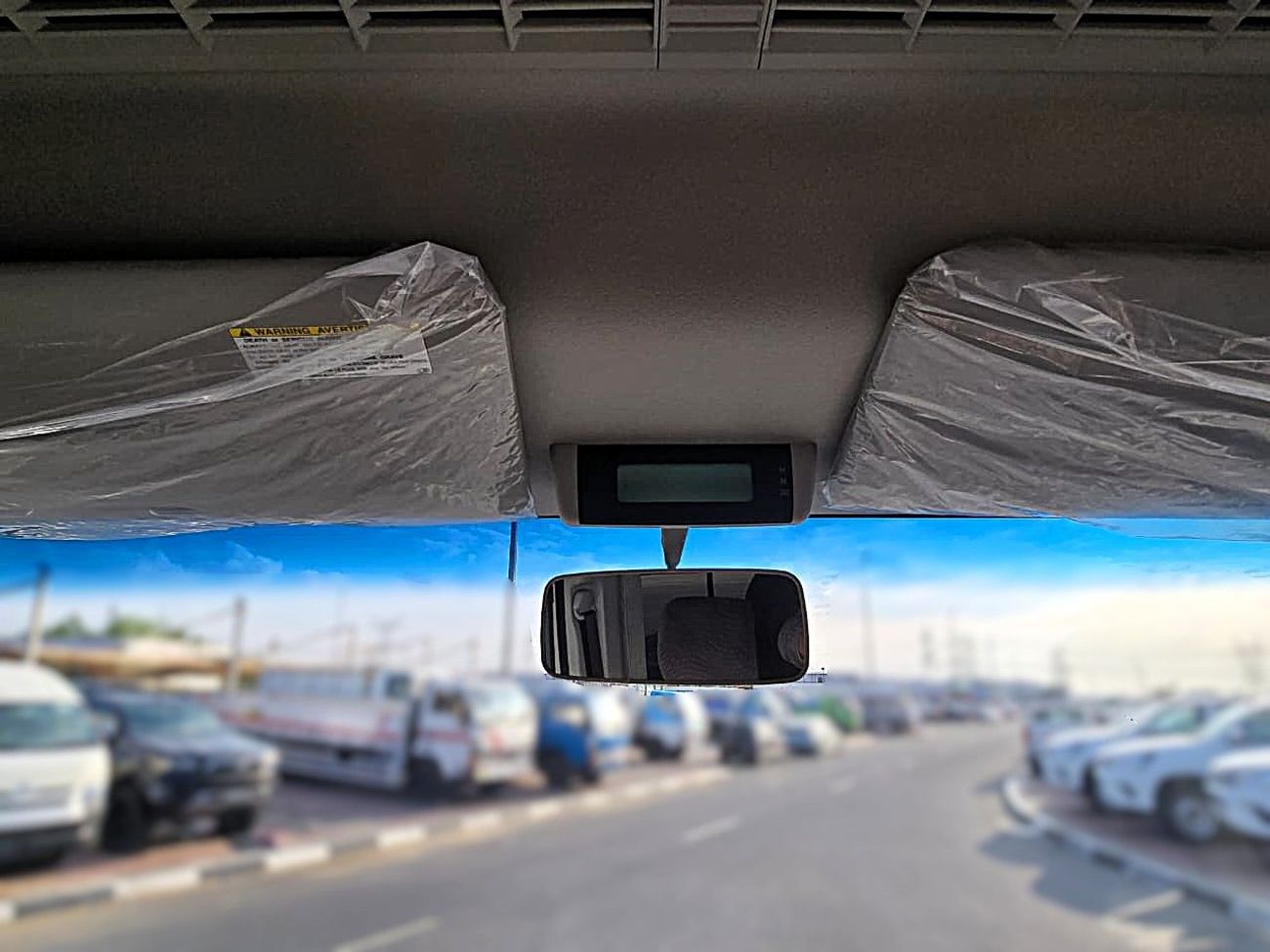 تويوتا كوستر Toyota Coastor Vip 4.2l diesel M/T 22 seats with Electric Door and Cool Box White Color 2026 Model