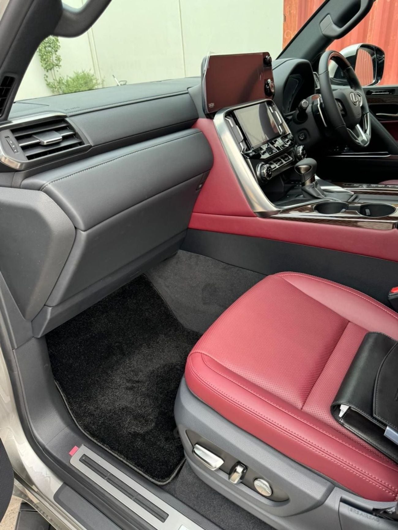 لكزس LX 500 Right-Hand drive Diesel Auto sports luxury model top of the range