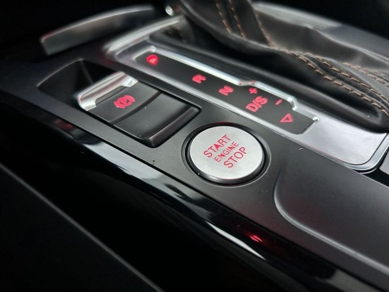 Audi A4 TFSI quattro S-Line ORIGNAL PAINT | AUDI A4 3.0T S-LINE | FULL OPTION | WELL MAINTAINED | GCC