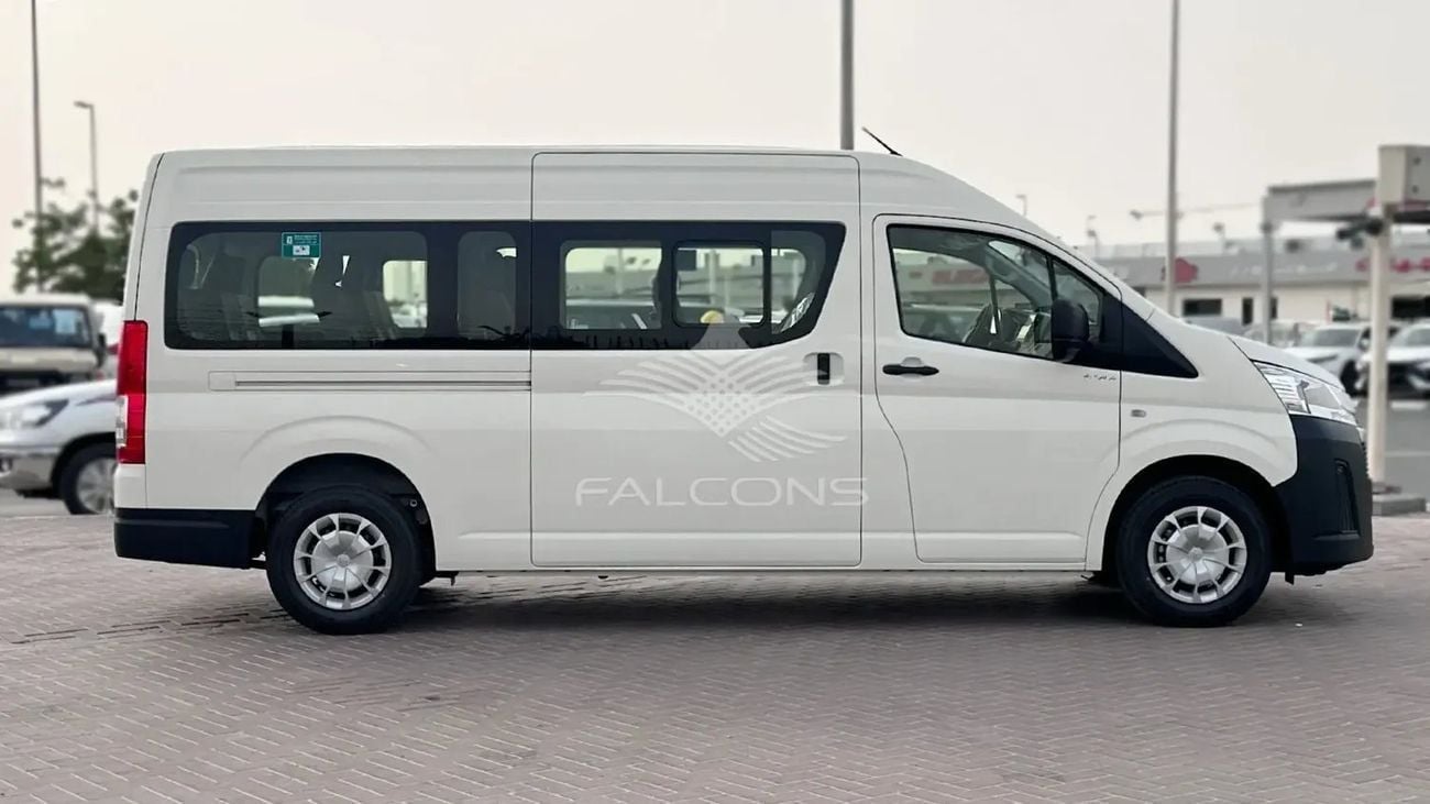 Toyota Hiace GL Toyota/HIACE P/HGG22 3.5L 6 Cylinders 13 seater 6AT