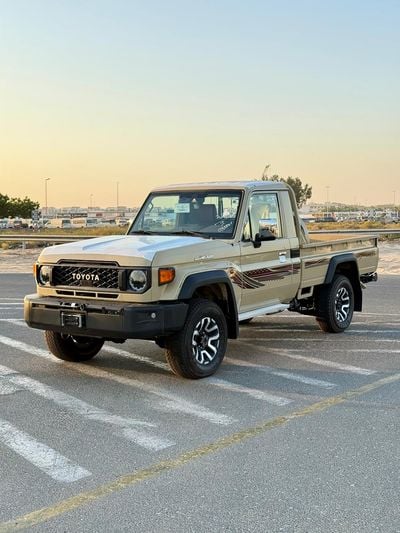 تويوتا لاند كروزر بيك آب Toyota Land Cruiser Pick-up 70 Series - (GRJ79) 4.0L 2026 SC AT