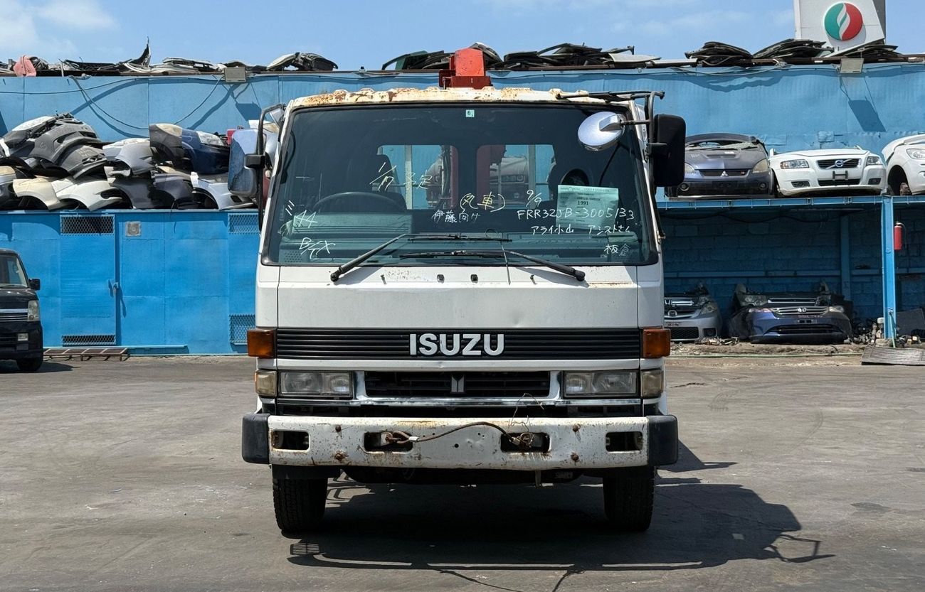 Isuzu Forward Unic Crane 330