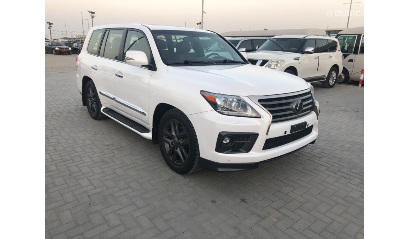 لكزس LX 570 لكزس 570 موديل2014 رقم1 بحالة نظيفة خليجي