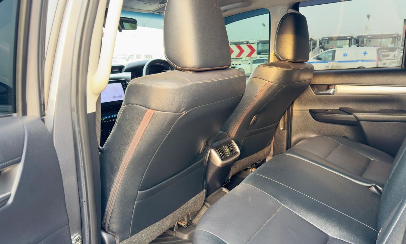 Toyota Hilux DOUBLE CABIN | AUTOMATIC TRANSMISSION | 2.8L DIESEL ENGINE | 4WD | 2021
