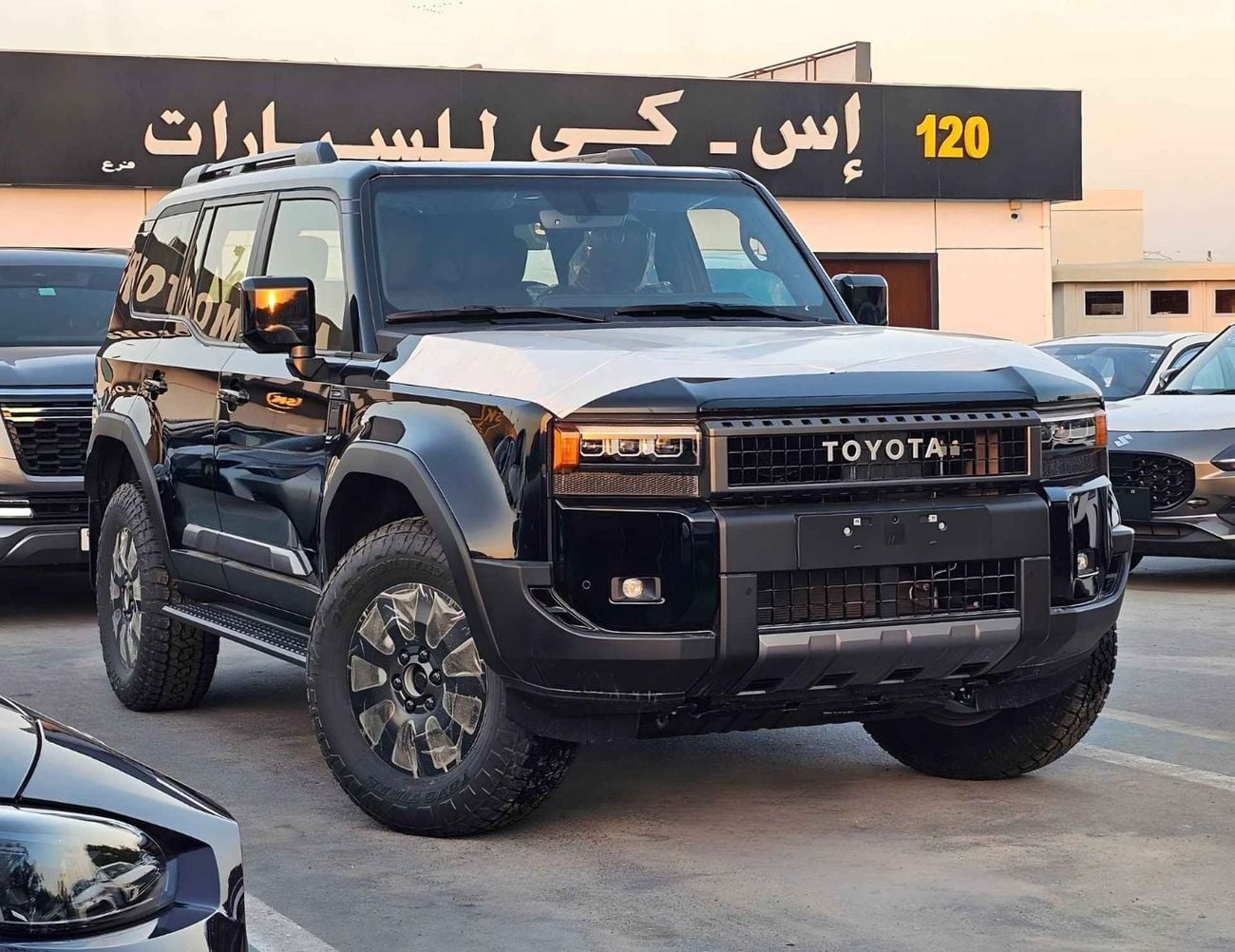 تويوتا برادو ADVENTURE TURBO/2.8L V4 DIESEL/DRIVER POWER SEAT WITH LEATHER /DVD+CAMERA /COOL BOX (CODE#P28ADV3)