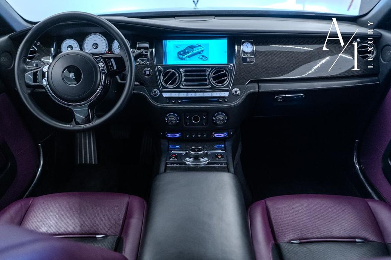 Rolls-Royce Wraith Black Badge 2017 Rolls Royce Wraith Black Badge, Full Rolls Royce Service History, Carbon Fiber Pack