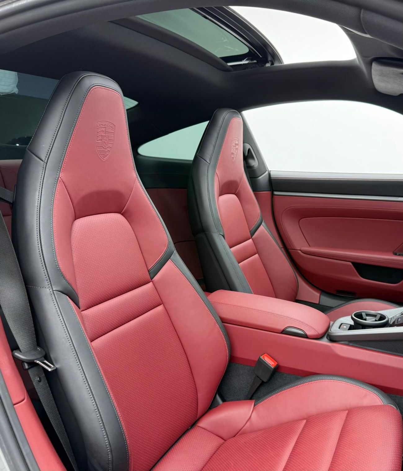 Porsche 911 2025 Porsche 911 Carrera, 2026 Porsche Warranty, 2029 Porsche Service Pack, Very Low Km, GCC