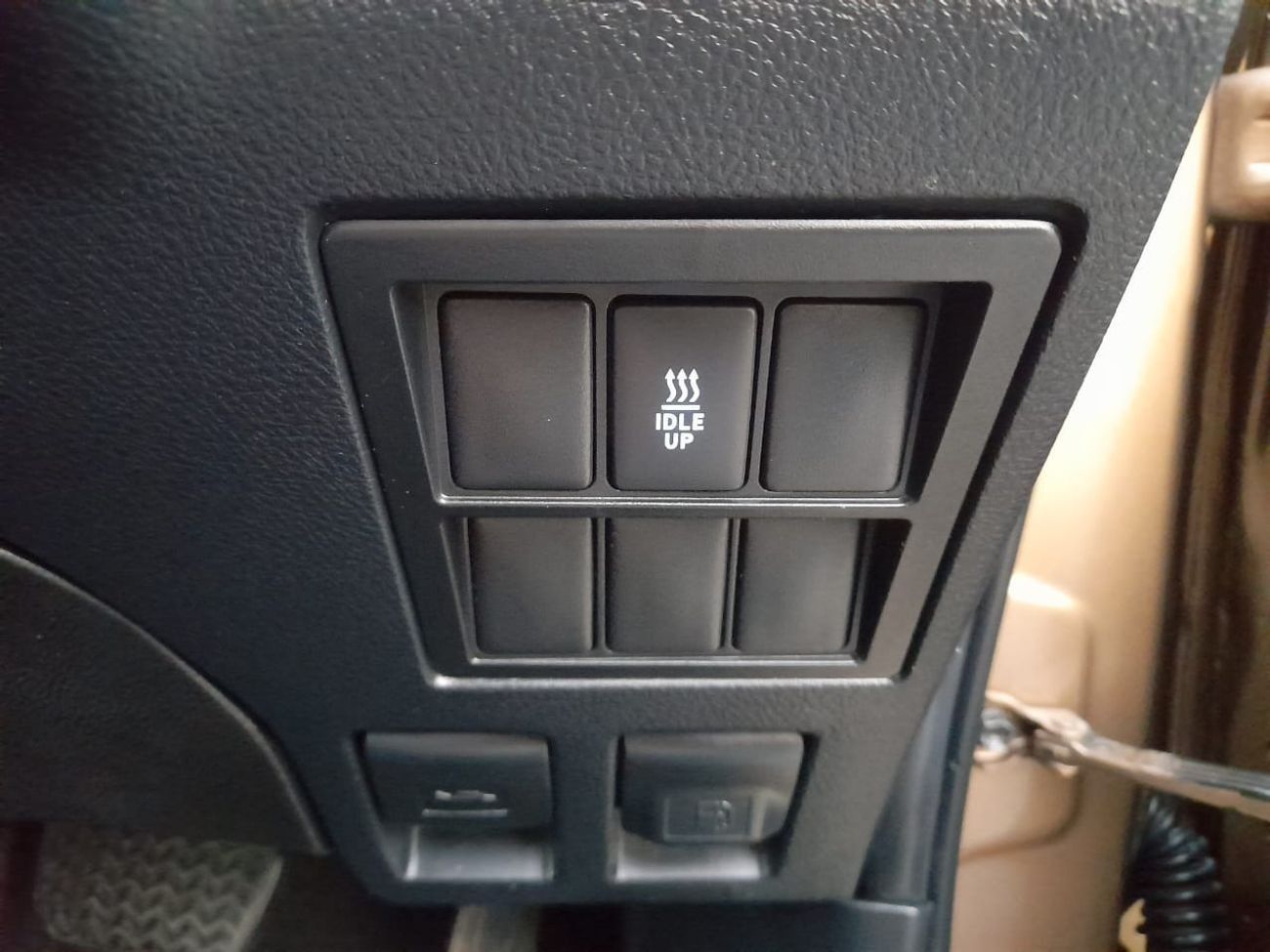 Toyota Hilux RHD DIESEL 2.8 CANOPY