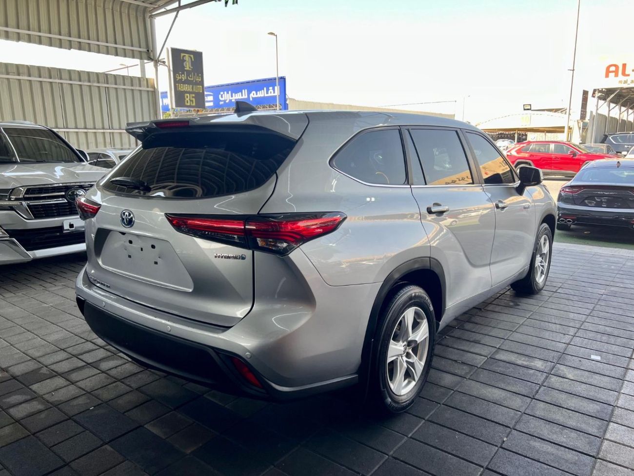 Toyota Highlander Hybrid  warranty one year bank financie available