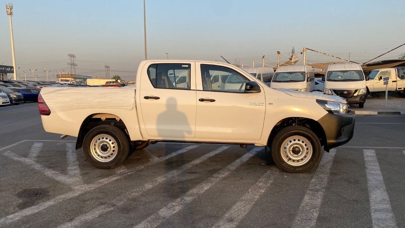 Toyota Hilux With Diﬀerential Lock  4X4  DIESEL . MANUAL  2.4 Diesel TRANSMISSION Model 2025
