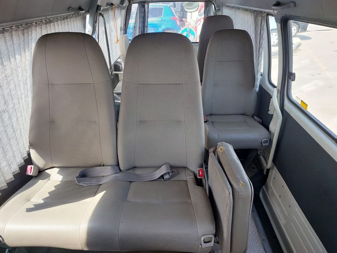 Toyota Hiace (RAMADAN OFFER) TOYOTA HIACE VAN RHD 2001 MODEL 3.0 L DIESEL AUTOMATIC(PM07214)