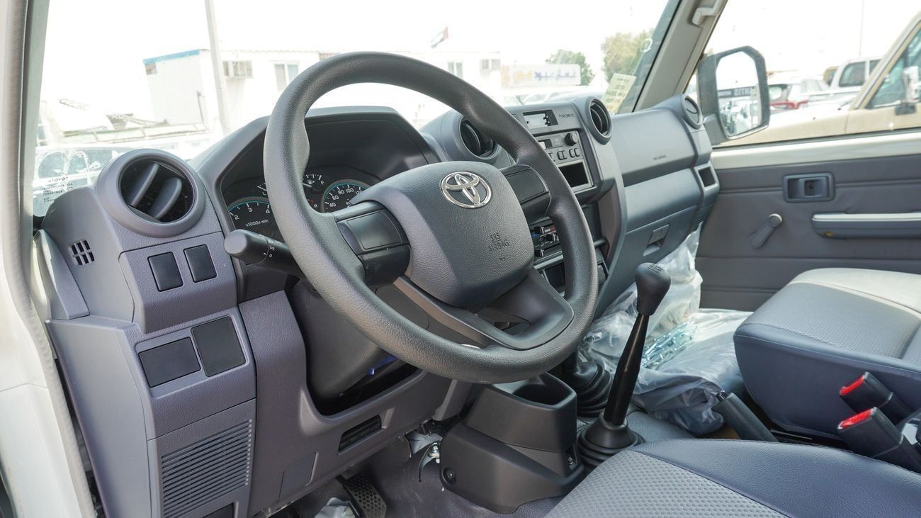 تويوتا لاند كروزر بيك آب 4.2L Diesel M/T