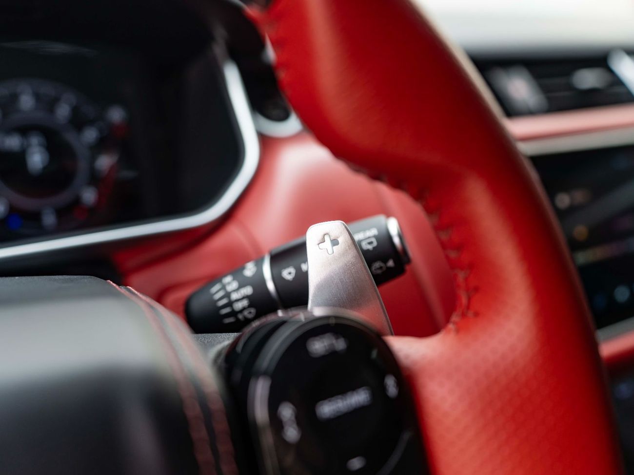 Land Rover Range Rover Sport SVR 5.0L (575 HP) 4WD