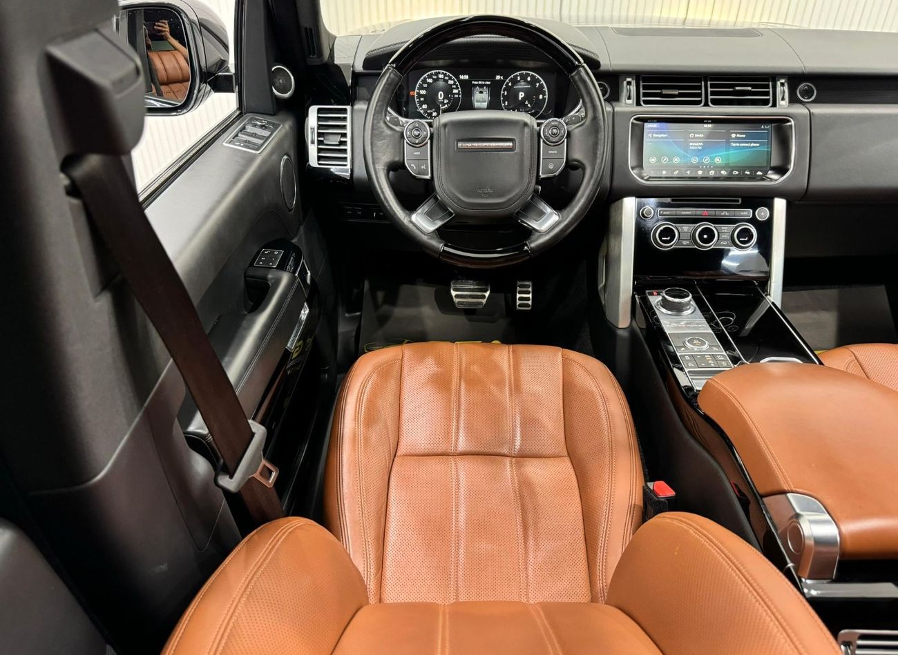 Land Rover Range Rover 2017 Range Rover Vogue SE Supercharged, Warranty, Full Range Rover Service History, Full Option, GCC