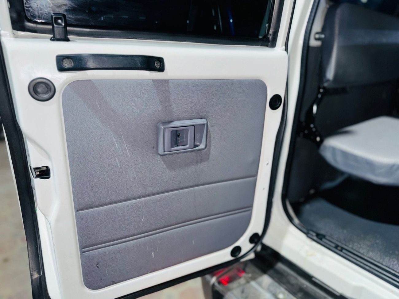 Toyota Land Cruiser 70 LC76 STD Toyota Land Cruiser hardtop 3 door 2017