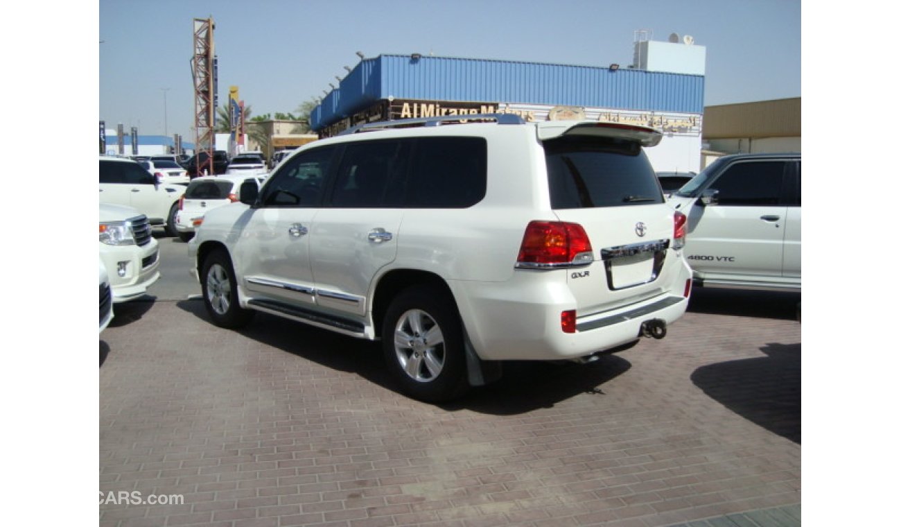 Toyota Land Cruiser GXR V8