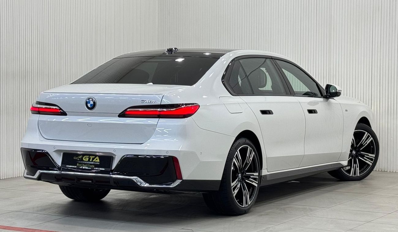 BMW 740Li M-Sport 2023 BMW 740i M-Sport, June 2028 BMW Warranty + Service Pack, Fully Loaded, Very Low Kms, GC