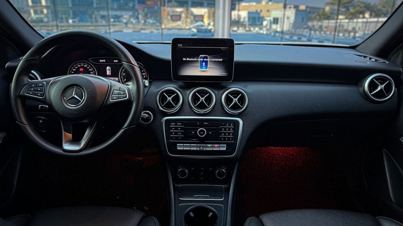 Mercedes-Benz A 220 AMG PACKAGE