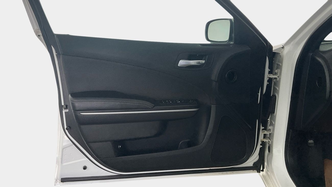 دودج تشارجر SXT / SE | upto AED 20,000 Ramadan Discount | شامل الضمان | 0 ﺪﻔﻋﺓ ﺃﻮﻟﻯ