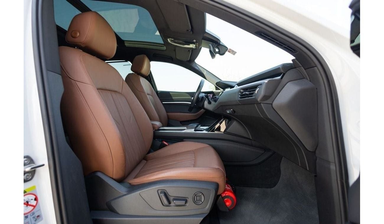 Audi etron 95 kWh Quattro Audi E-Tron 55Quattro S-line Sportback 2020 GCC under Agency Warranty with Flexible D