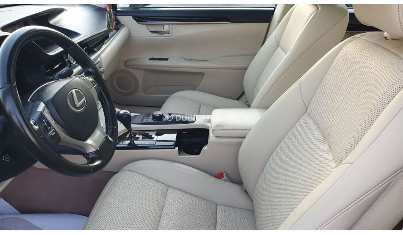 Lexus ES 330 Lexus ES350 a model 2015