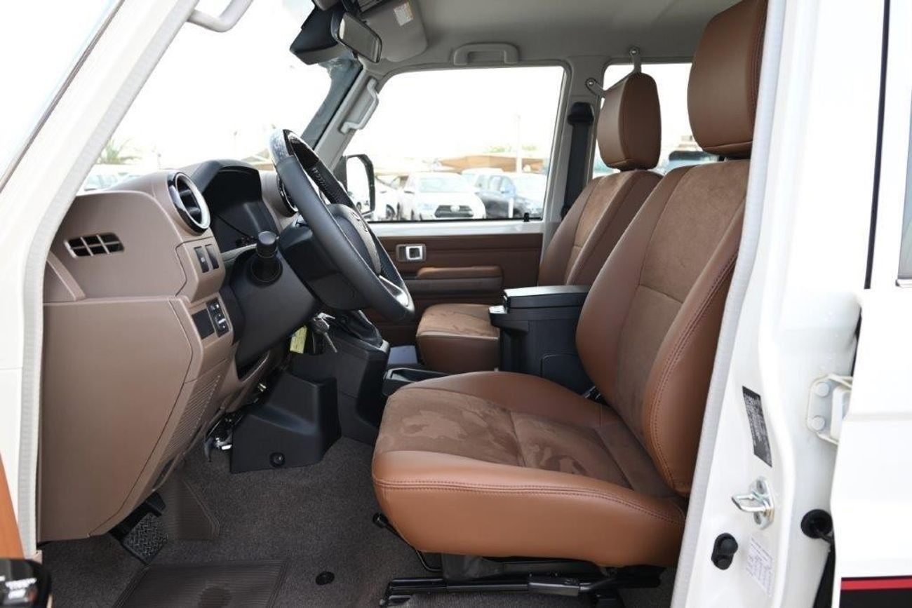 تويوتا لاند كروزر 70 2025 TOYOTA LAND CRUISER 76 HARDTOP LX-Z V6 4.0L 4WD 5-SEATER AT-40TH ANNIVERSARY