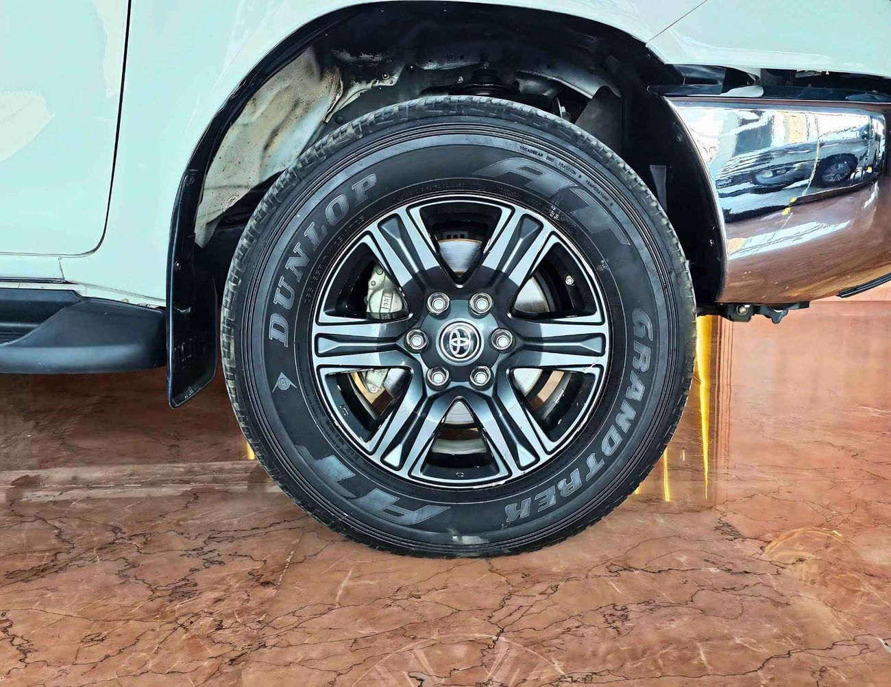 تويوتا هيلوكس SR5 /WIDE BODY/ PETROL A/T / 2.7L V4 4WD / ONLY FOR EXPORT /LOT#49663