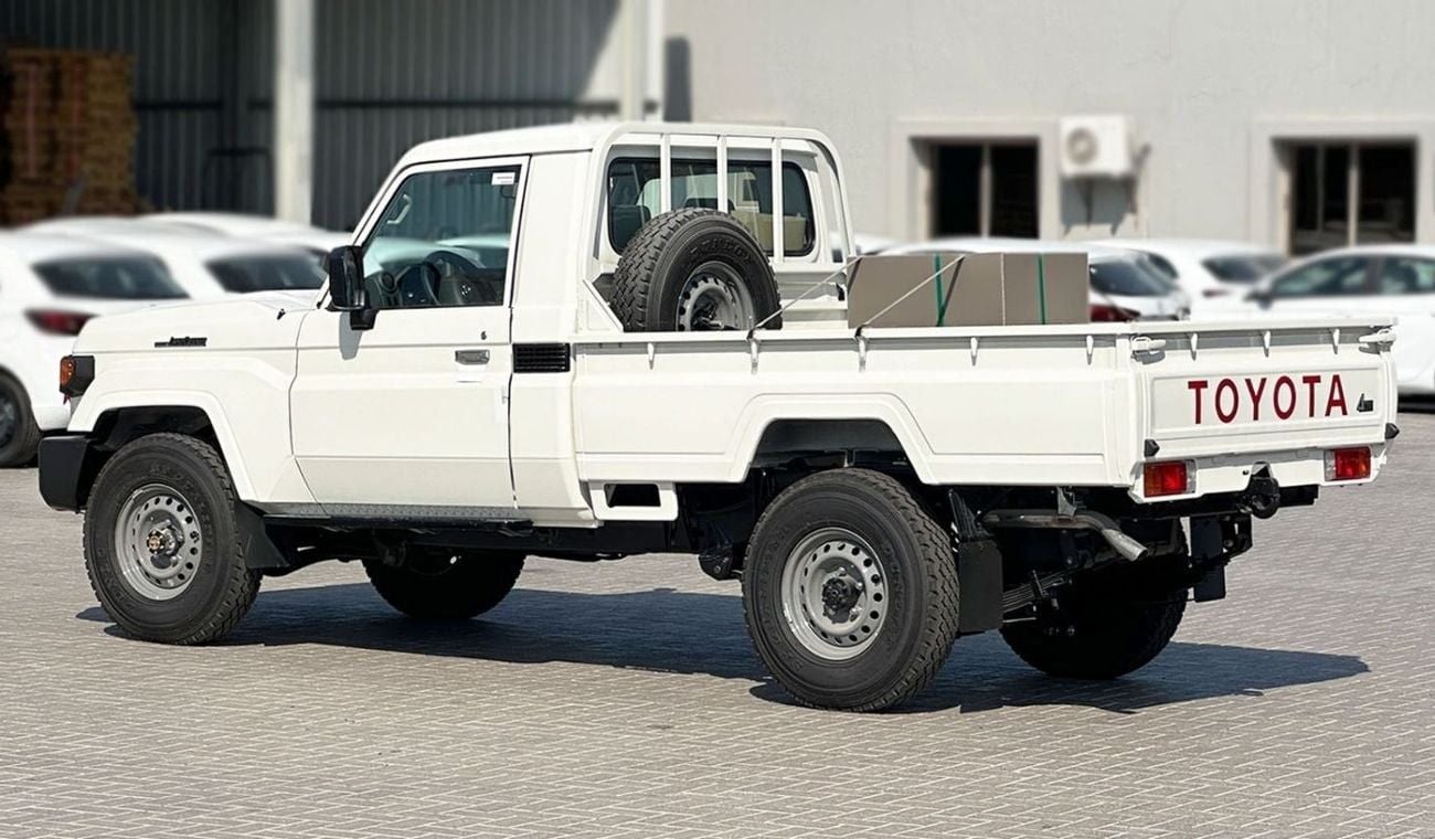 Toyota Land Cruiser 79 4.2L SC 3STR DSL 2 AIRBAG & ABS MT