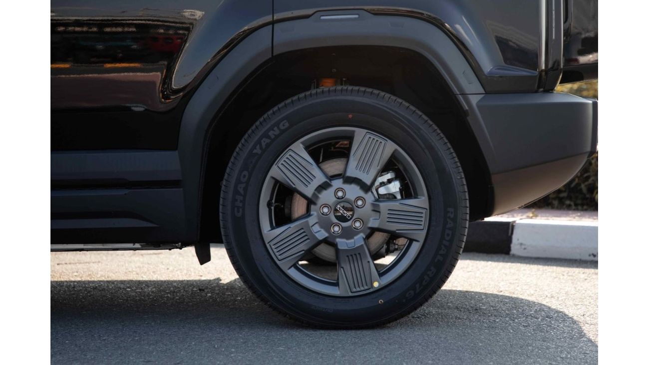 شيري iCar 03 2024 ICAR EQ3 V2 طويلة المدى - أسود من الداخل أبيض | تصدير فقط