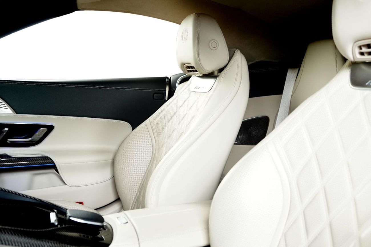مرسيدس بنز SL 63 AMG 4 MATIC Plus-Low Mileage-Exclusive Color-AMG Driver Performance Pack