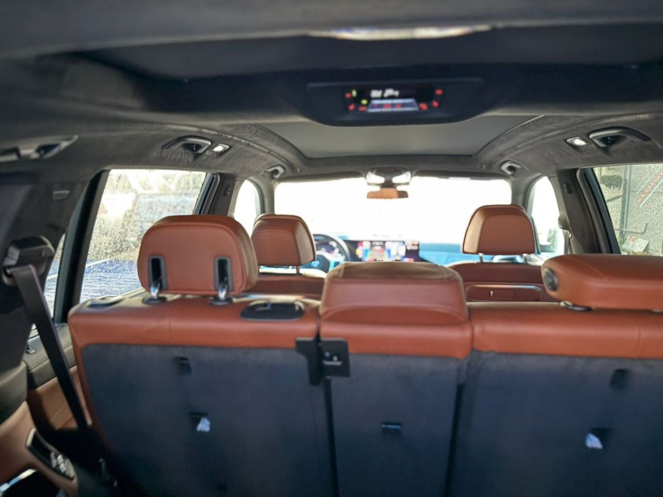 بي أم دبليو X7 The 2026 BMW X7 M60i xDrive is a full-size luxury performance SUV that blends V8 power, advanced tec