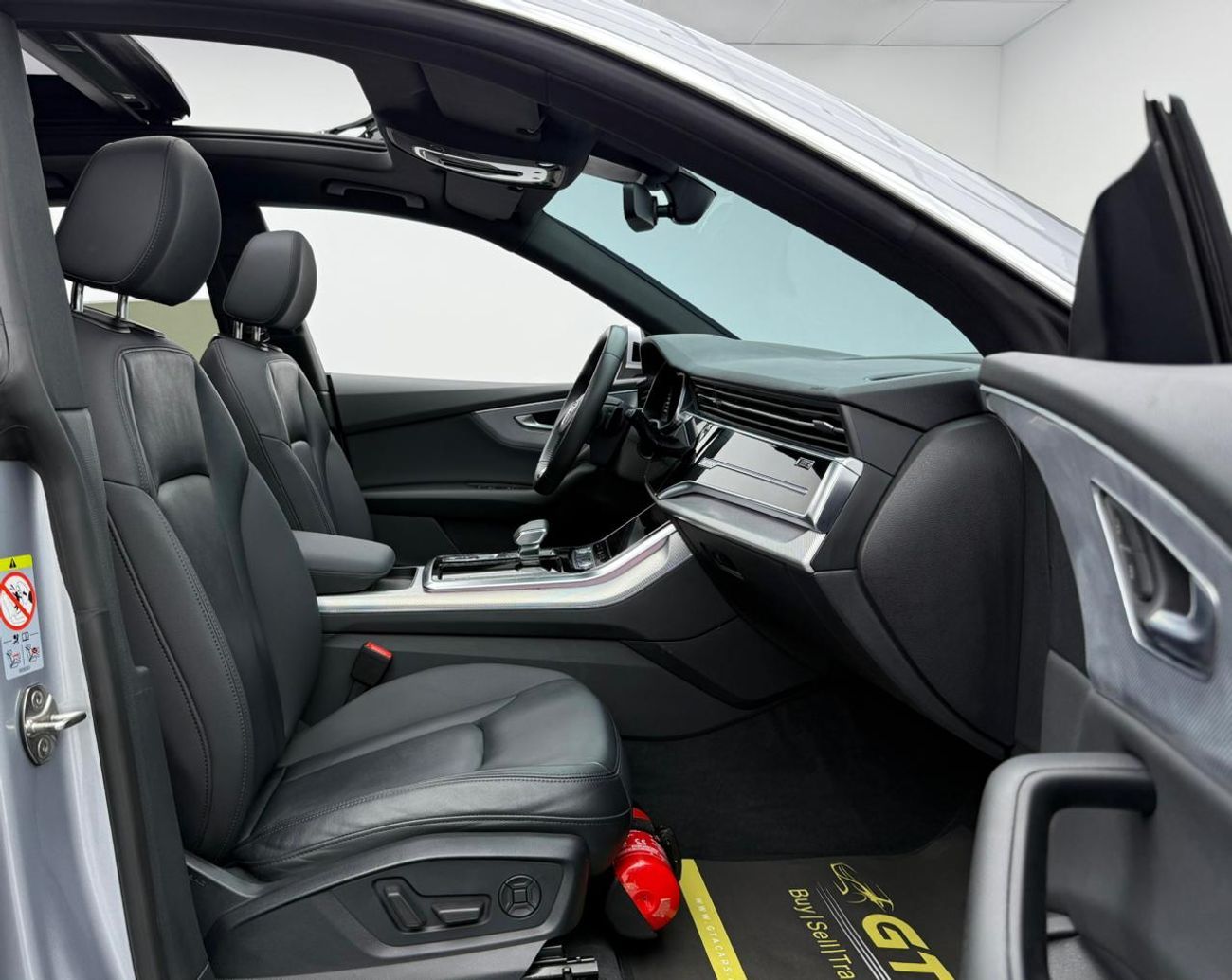 أودي Q8 55 TFSI quattro S-Line 3.0L (340 HP) 2020 Audi Q8 55 TFSI Quattro S-Line, Warranty, Full Audi Servic