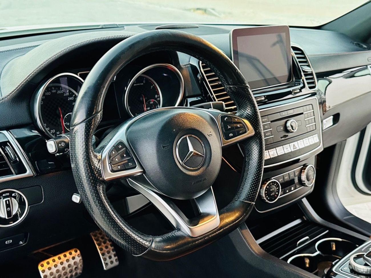 مرسيدس بنز GLE 43 AMG موديل 2019 خليجي مالك واحد من الوكاله فل مواصفات بانورما مالك اول الموتر مخزن