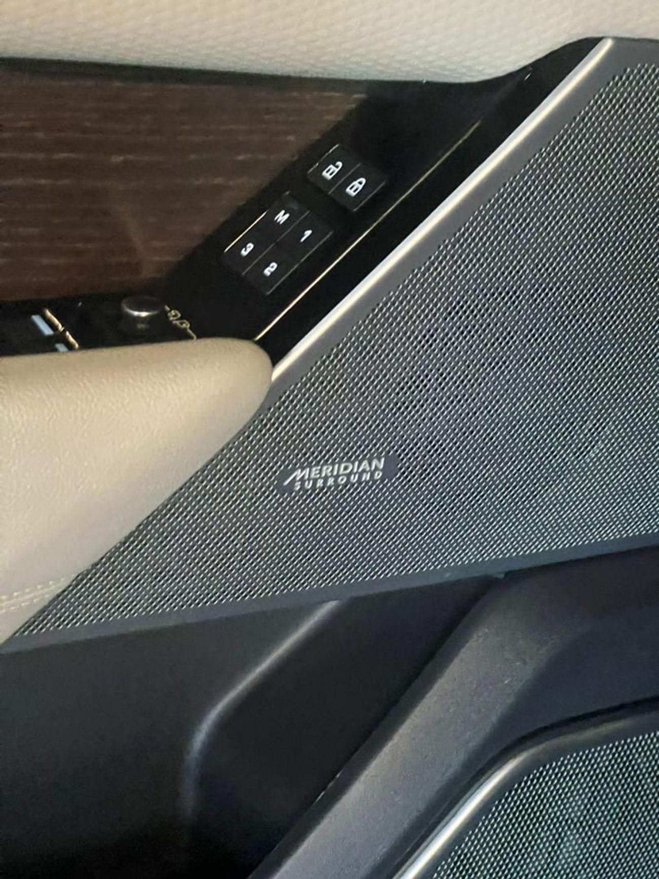 لاند روفر رينج روفر فيلار Range Rover velar P250 R Dynamic