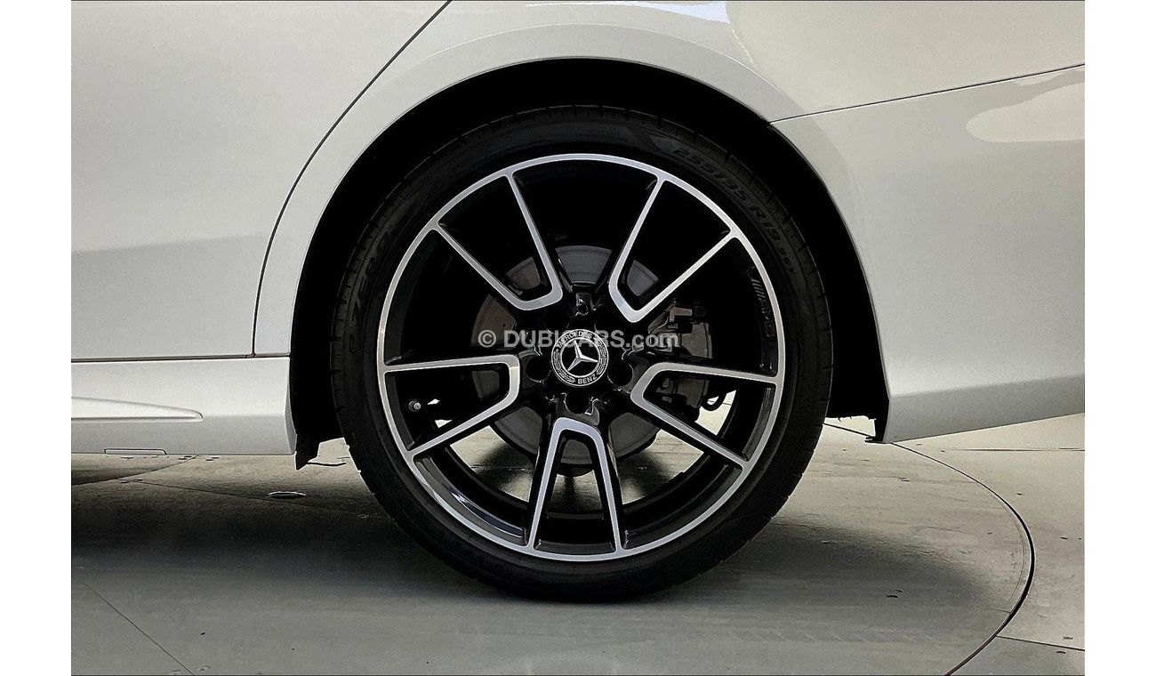 Mercedes-Benz C 200 Premium (AMG Line)