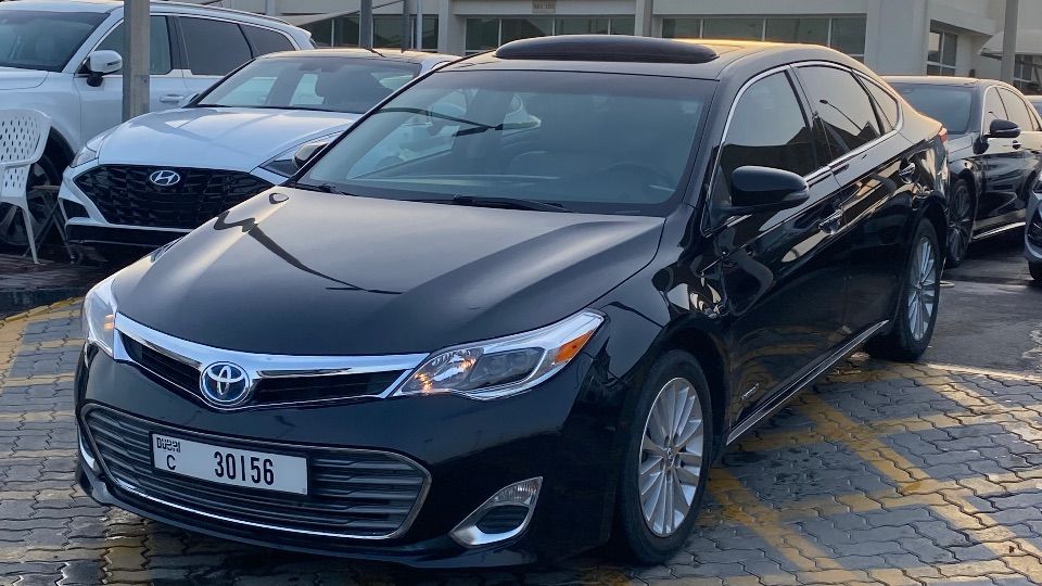 Used Toyota Avalon Hybrid 2015 for sale in Sharjah 650751
