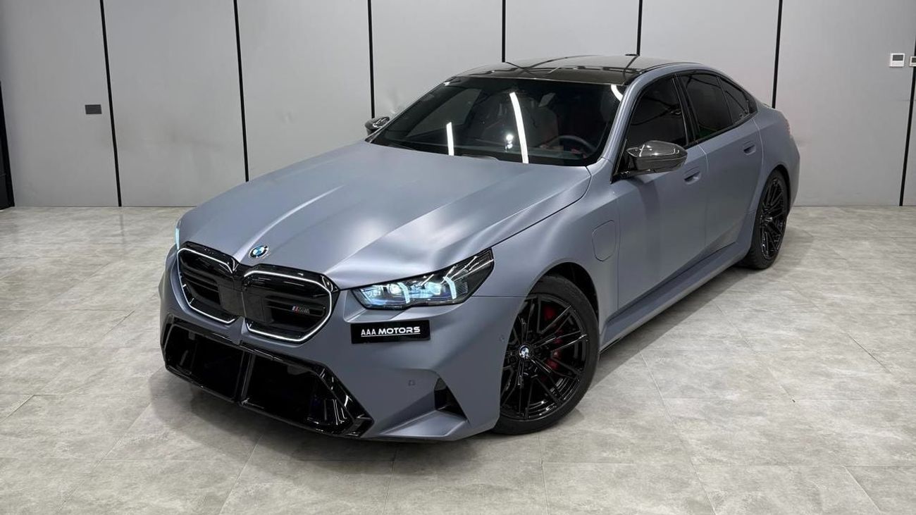 BMW M5 STANDARD AGMC DUBAI / 5 Years Warranty + Service Contract