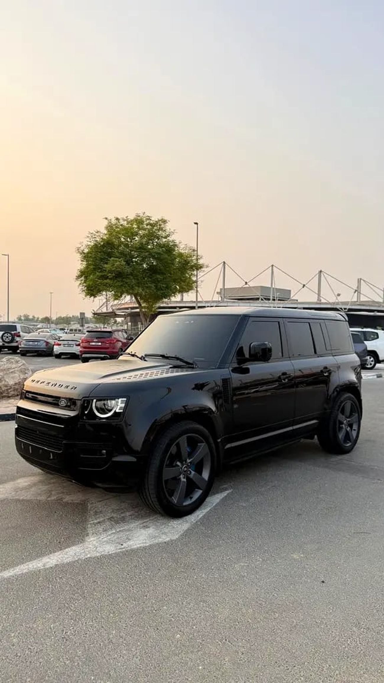Land Rover Defender V8 P525 GCC 67000KM FULL SERVICE HISTORY DONE WITH AL TAYER