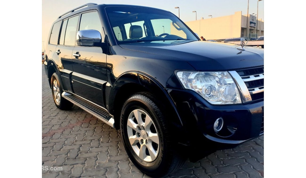 Mitsubishi Pajero The car is clean inside and out and does not need any expenses