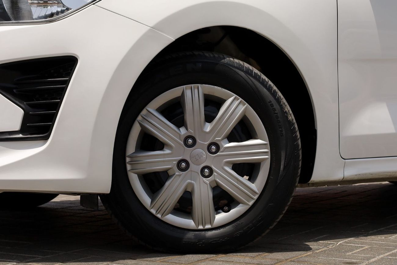 Kia Rio Kia Rio 2021 GCC under Agency Warranty with Flexible Down-Payment.