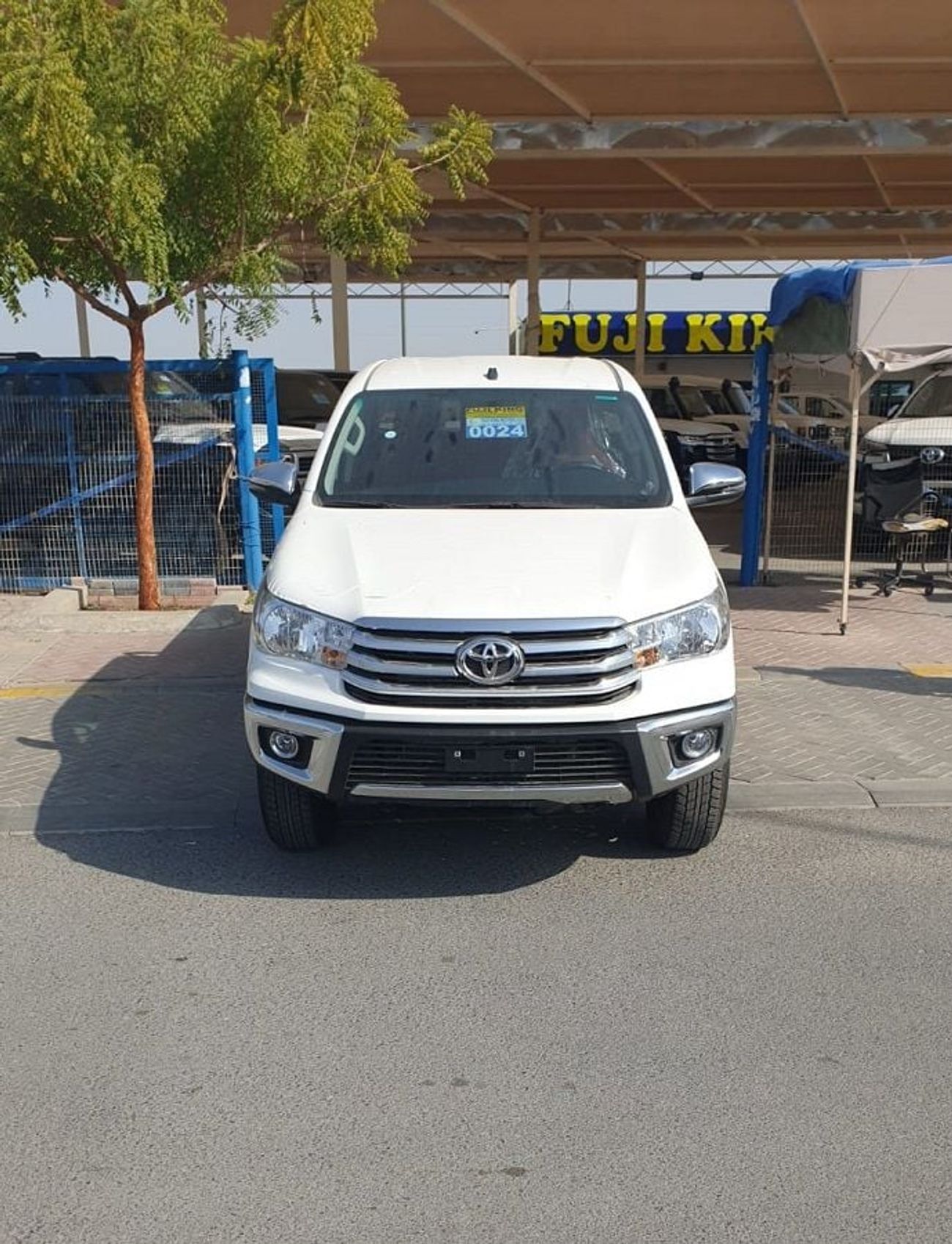 Toyota Hilux 2.4L - 4WD - MT - PW (DIESEL)