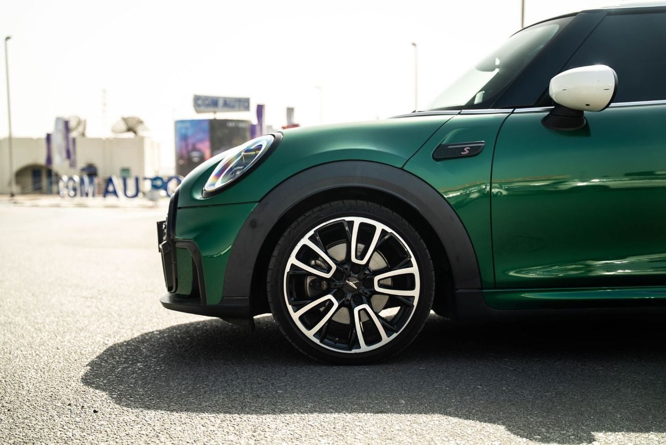ميني كوبر إس JCW Kit 2022 Full Service History GCC Low Mileage 2.0L Turbo 4 Cylinders