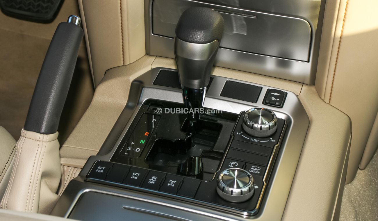 Toyota Land Cruiser GXR V8