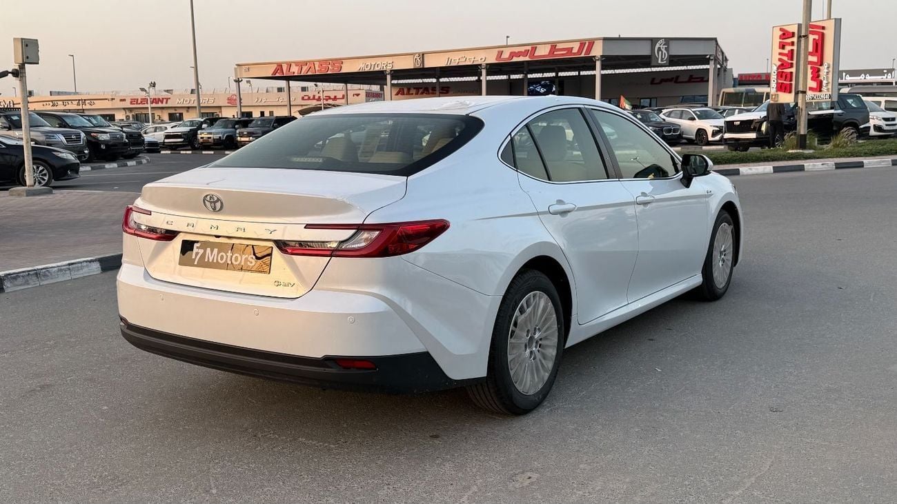 Toyota Camry Toyota Camry HEV LV Hybrid 2.5L  (GCC) - 2025