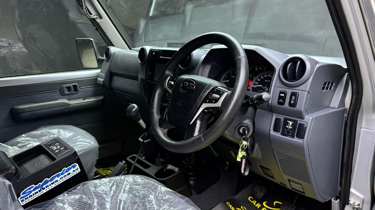 تويوتا لاند كروزر 70 DIESEL 5 DOORS HARDTOP 2013 MODEL RIGHT HAND DRIVE