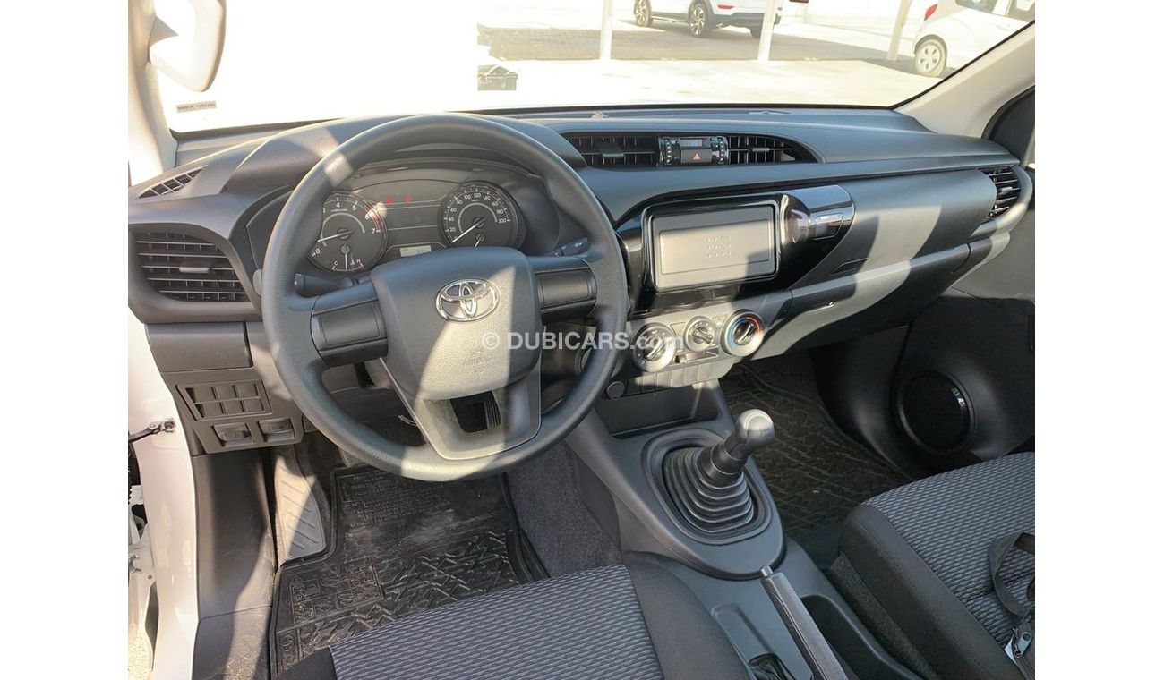تويوتا هيلوكس 2.7 L Petrol 4x2 SCAB S/C